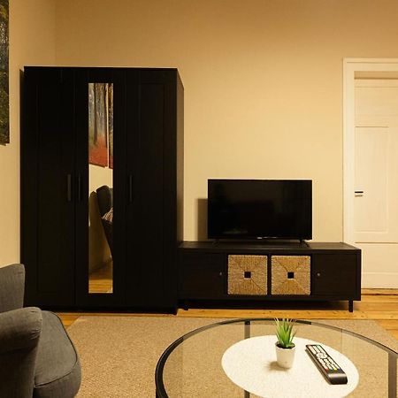 Chic Apartment In Historical City Center 티미쇼아라 외부 사진