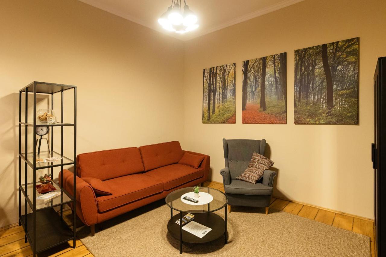 Chic Apartment In Historical City Center 티미쇼아라 외부 사진