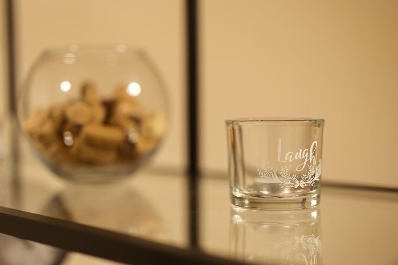 Chic Apartment In Historical City Center 티미쇼아라 외부 사진